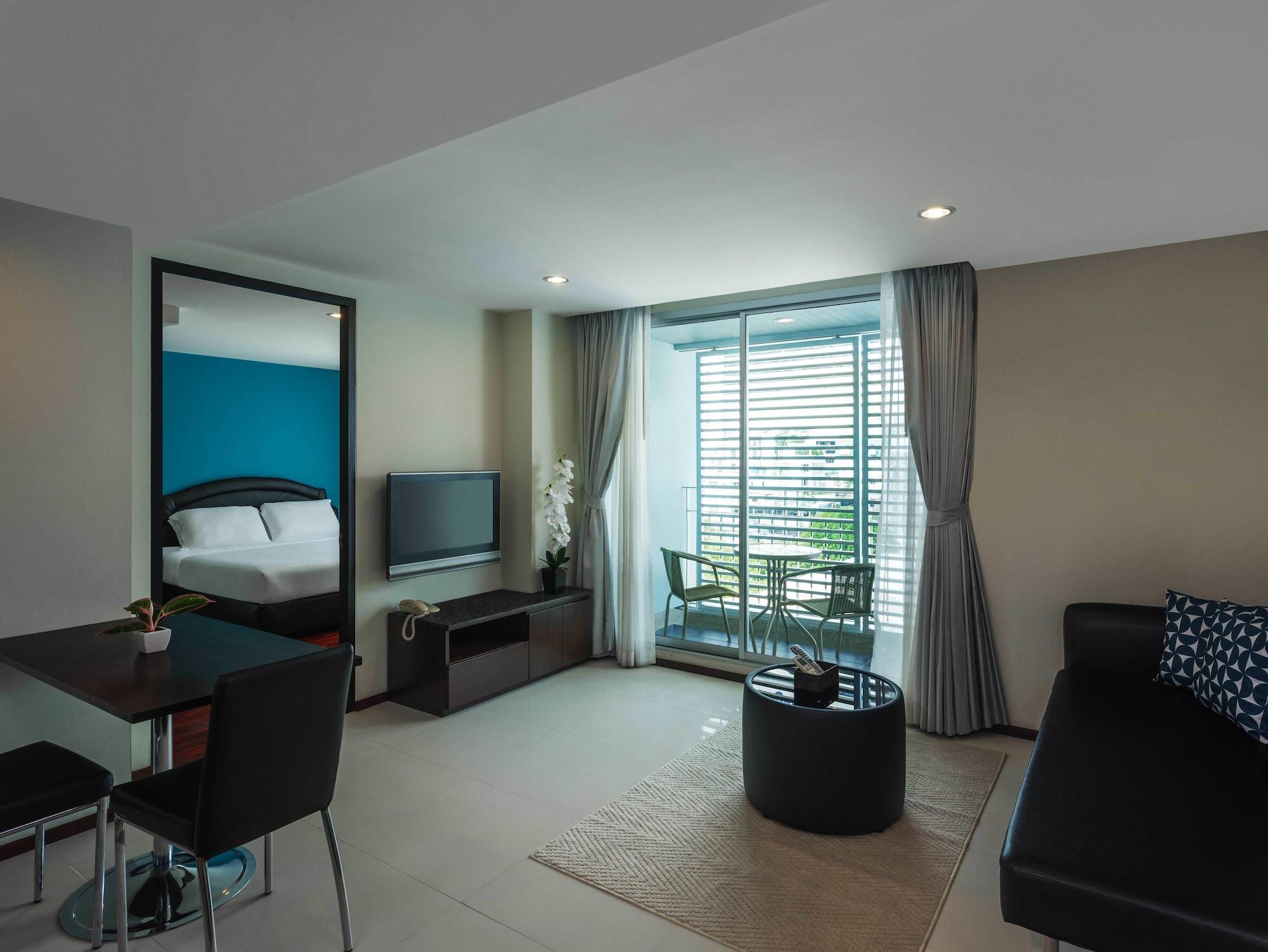 Hotel Silom Lofts Bangkok Exterior foto