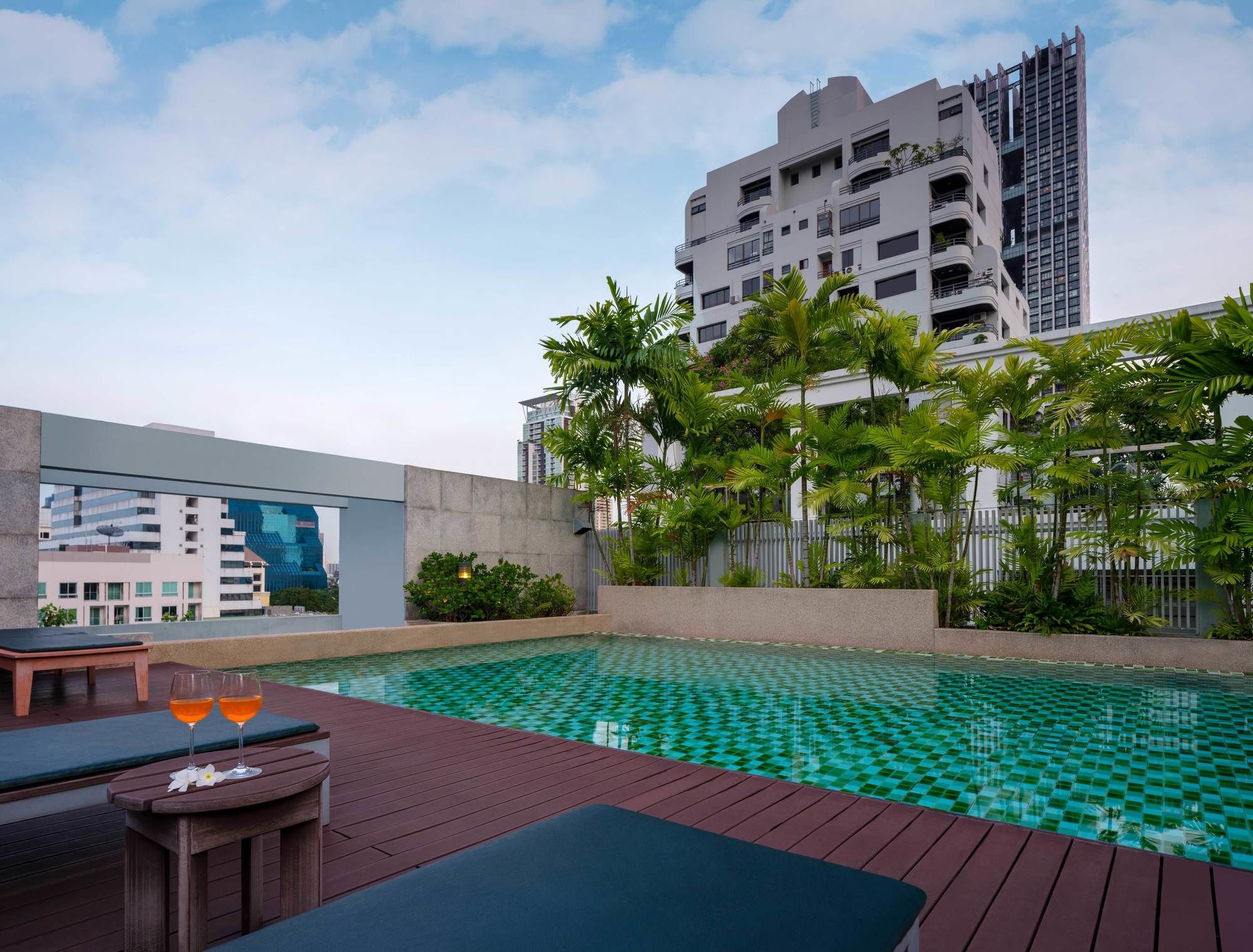 Hotel Silom Lofts Bangkok Exterior foto