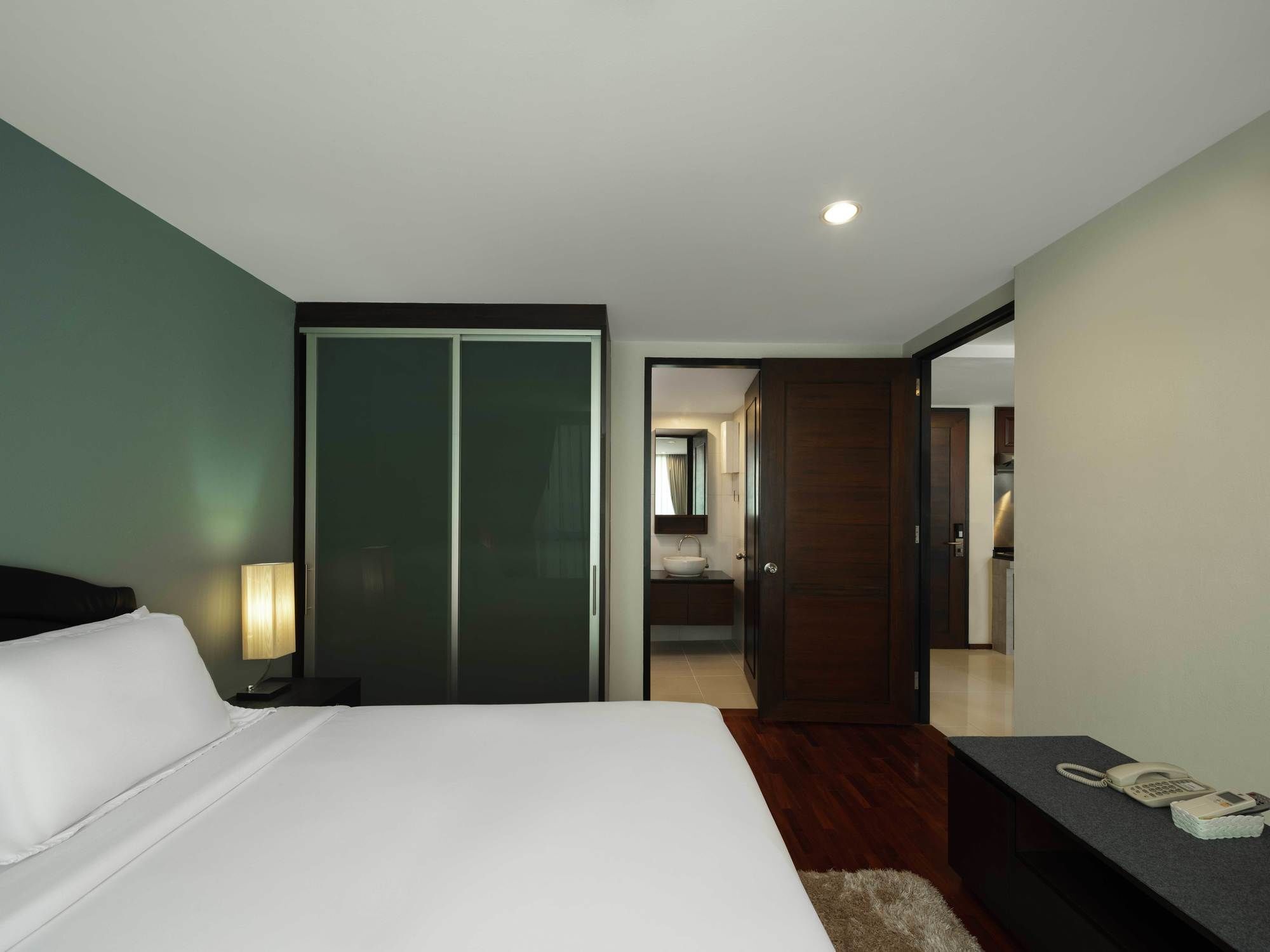 Hotel Silom Lofts Bangkok Exterior foto