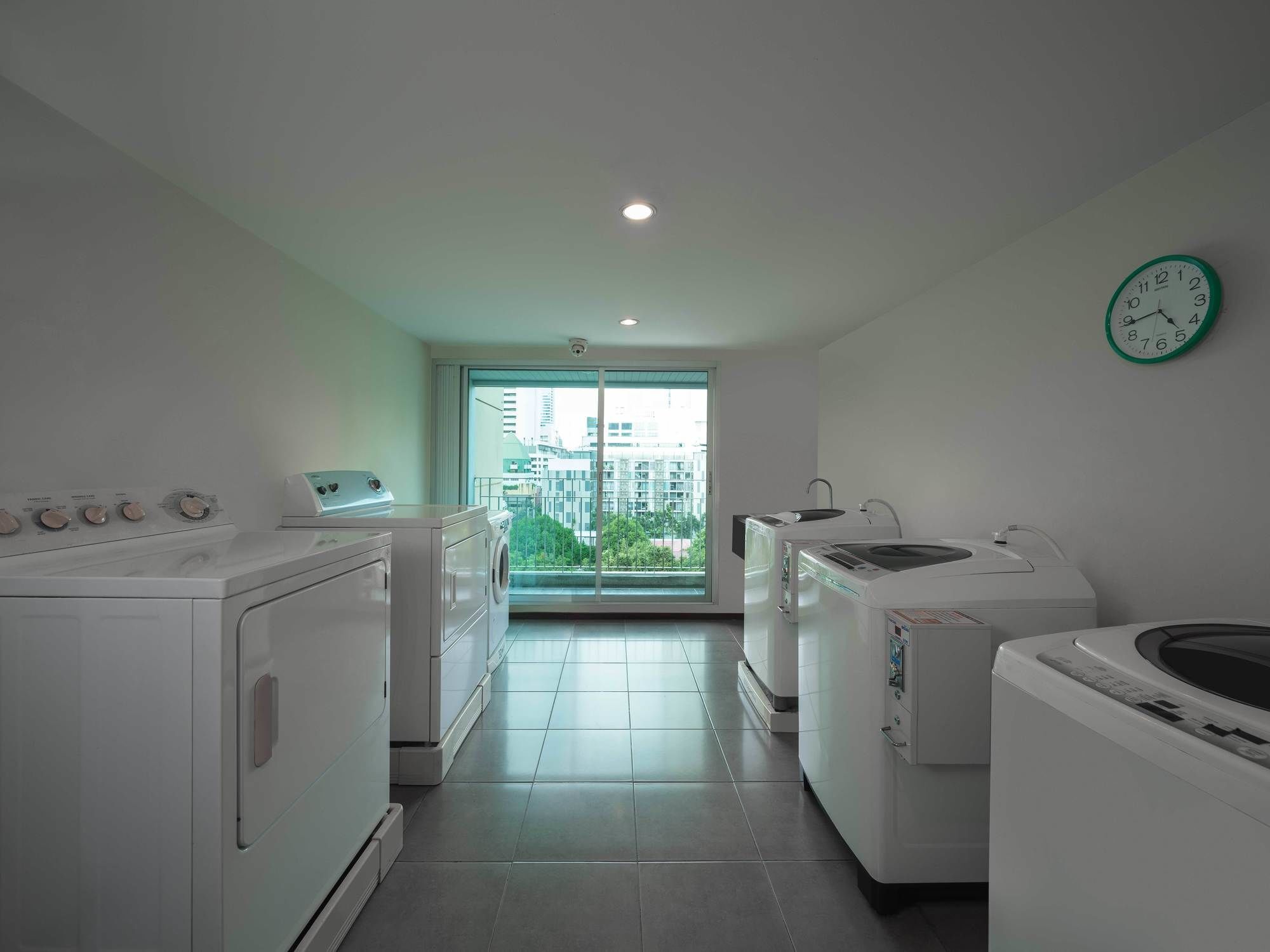 Hotel Silom Lofts Bangkok Exterior foto