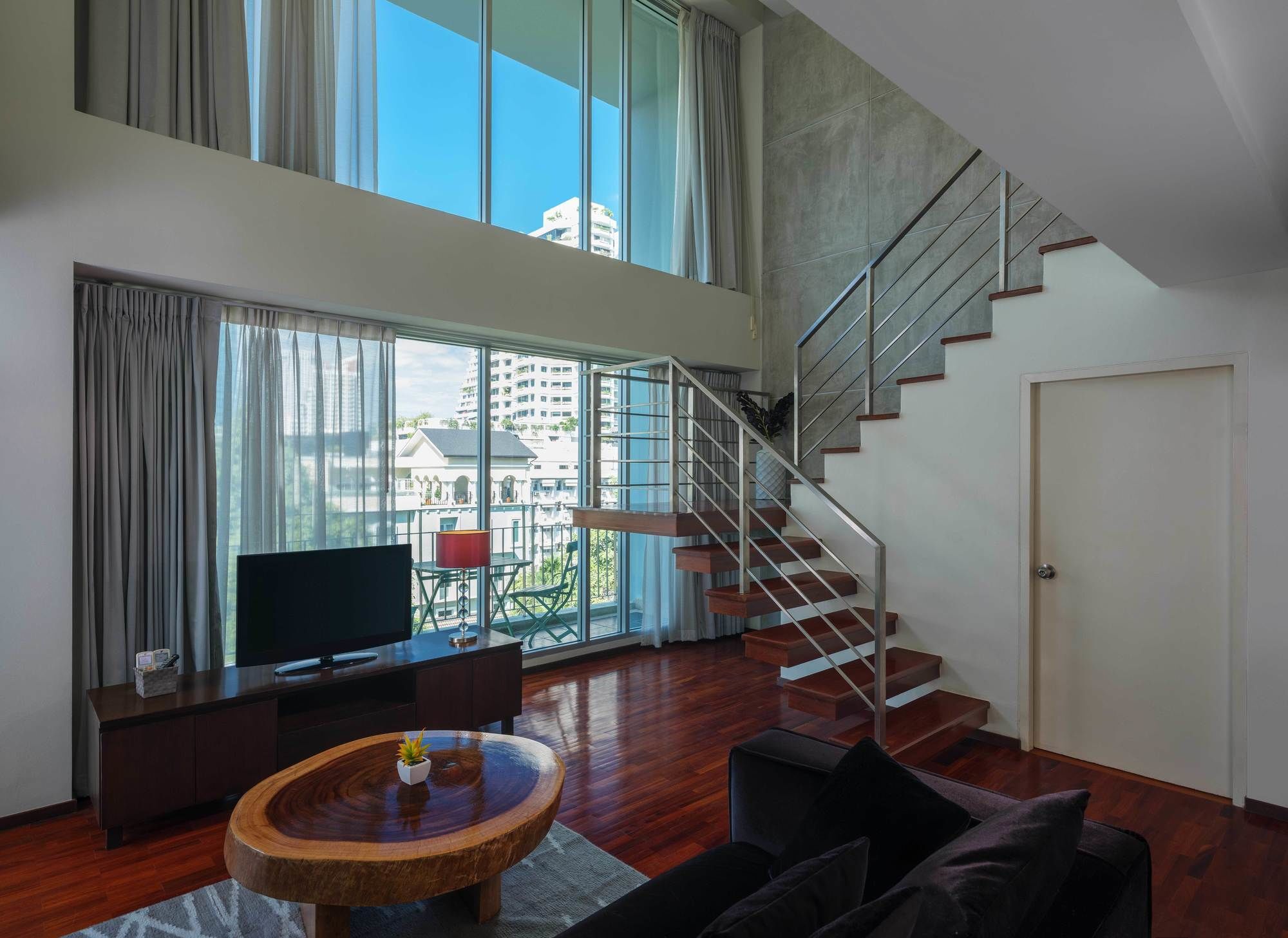 Hotel Silom Lofts Bangkok Exterior foto